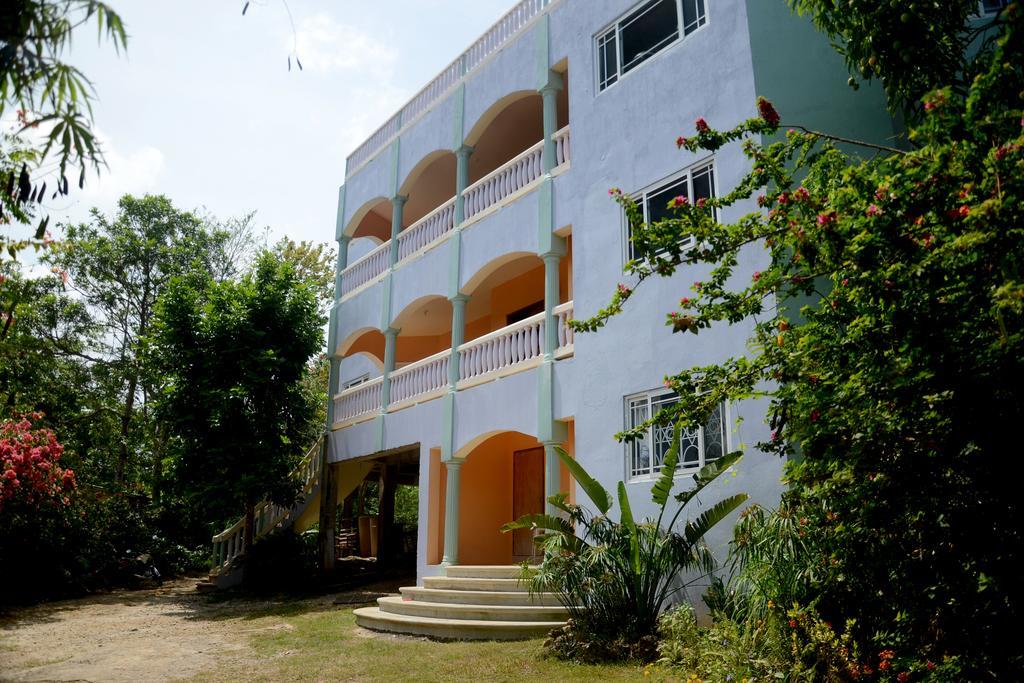 Jah Freedom Hotel Negril Exterior foto